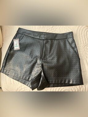Kenneth Cole Reaction Black Quilted Faux Leather Shorts